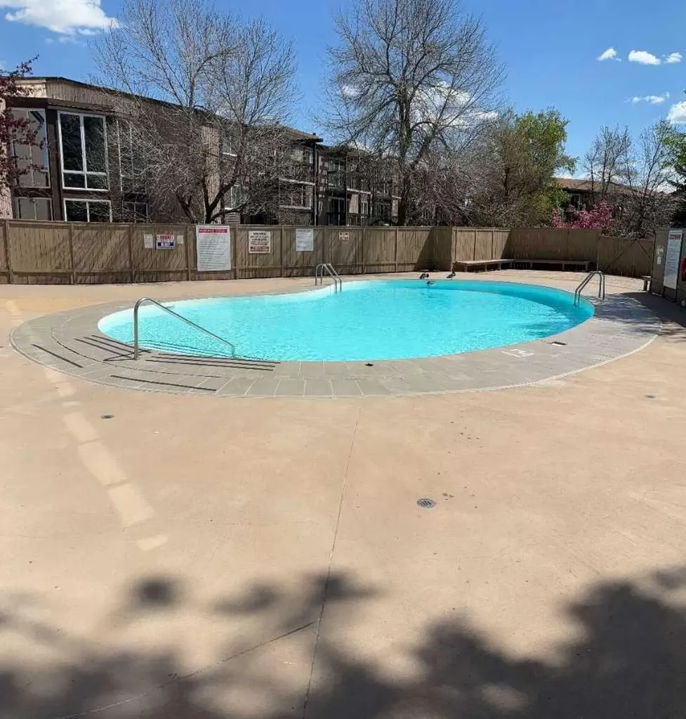 816 89 Avenue SW Calgary AB T2V4N8