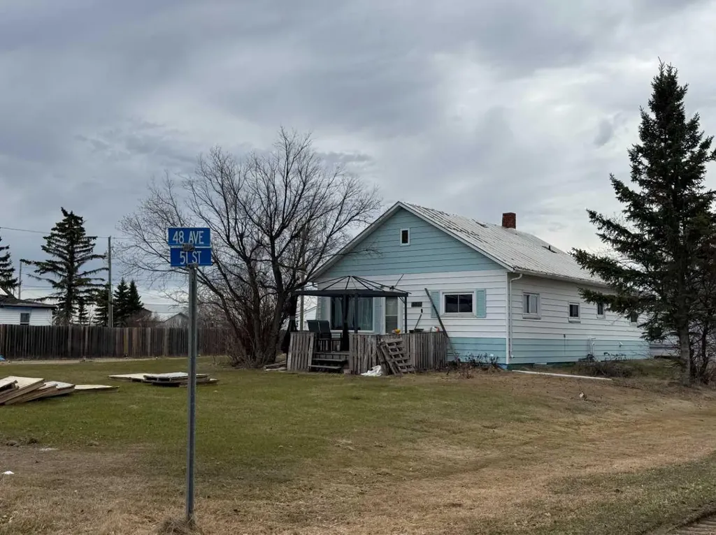 5031 48 Avenue Girouxville AB T0H 1S0