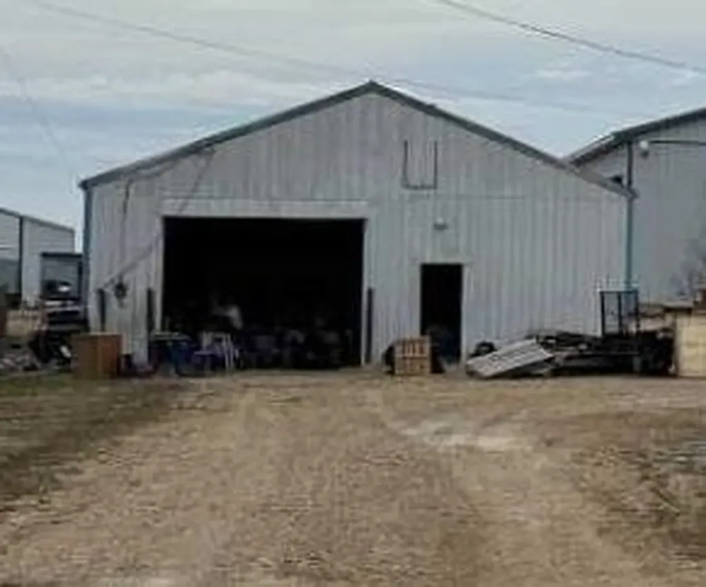 5031 48 Avenue Girouxville AB T0H 1S0