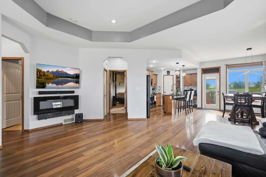 34 Wilkinson Circle Sylvan Lake AB T4S 2N8