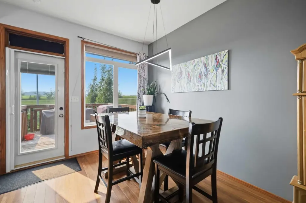 34 Wilkinson Circle Sylvan Lake AB T4S 2N8