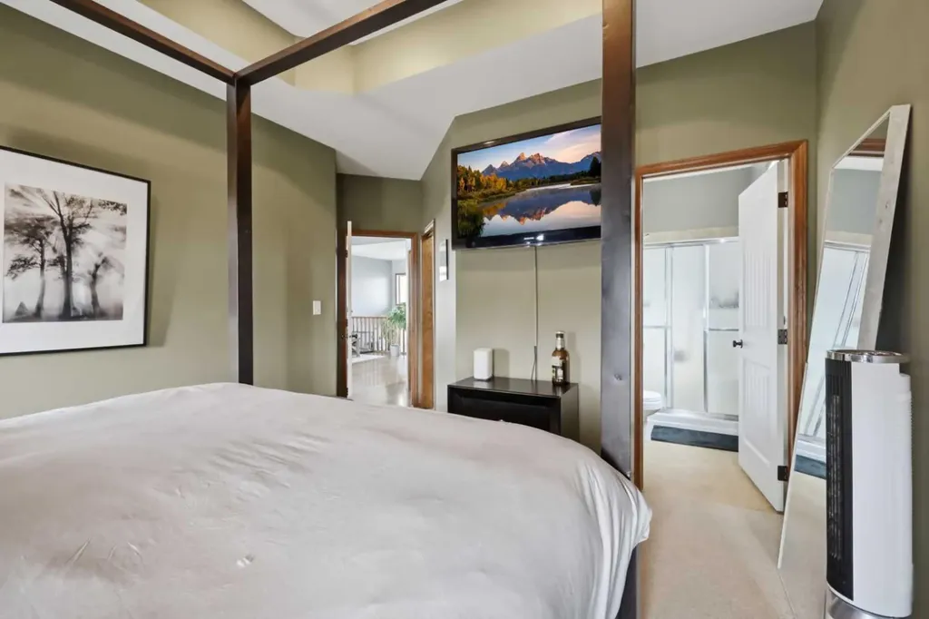 34 Wilkinson Circle Sylvan Lake AB T4S 2N8