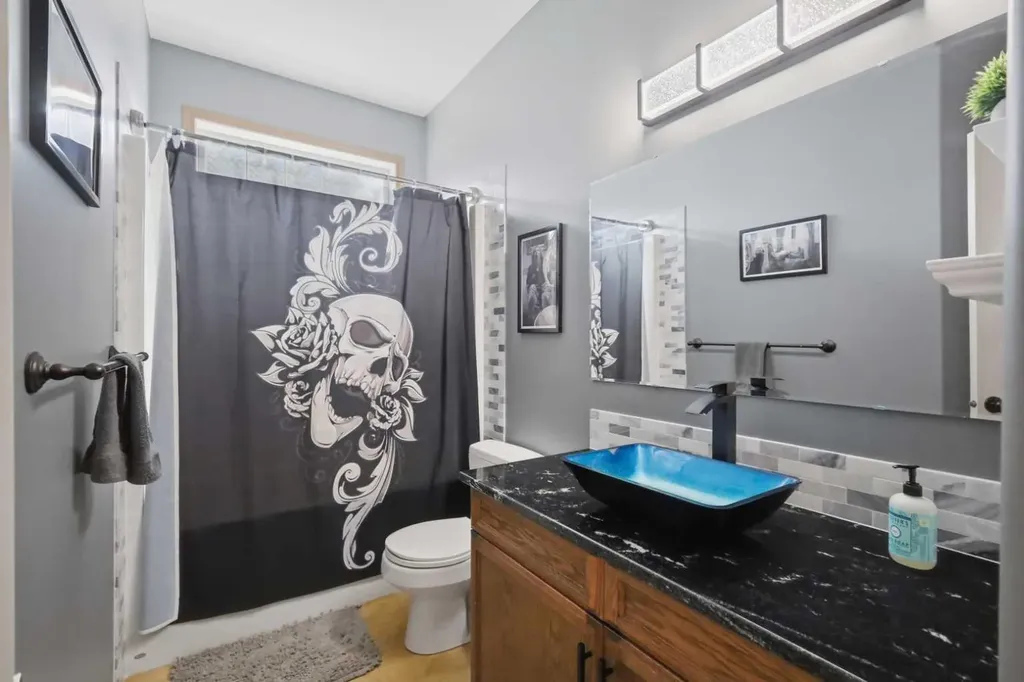34 Wilkinson Circle Sylvan Lake AB T4S 2N8