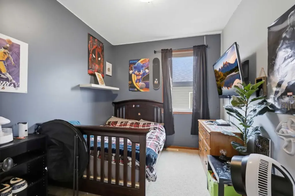 34 Wilkinson Circle Sylvan Lake AB T4S 2N8