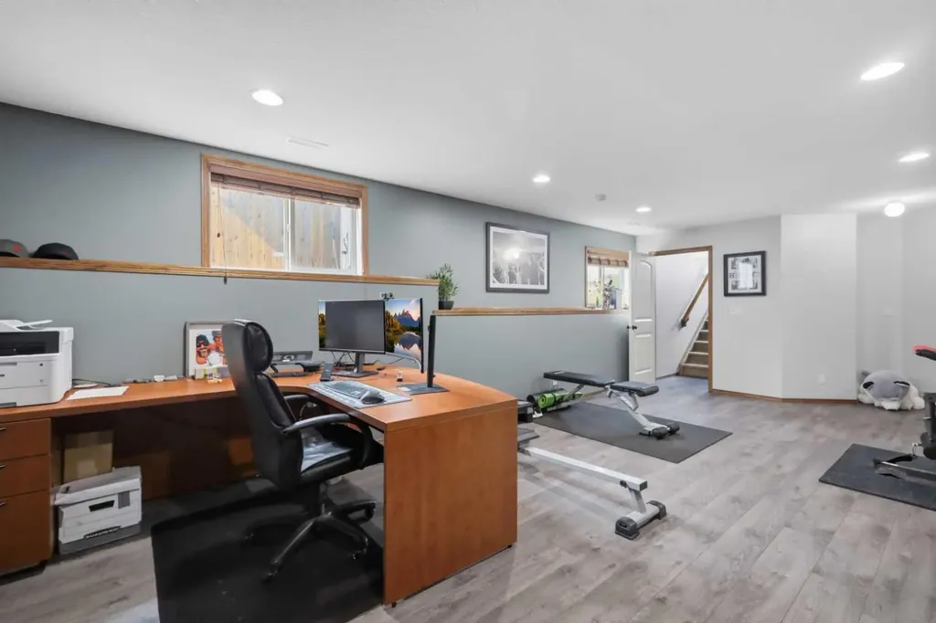 34 Wilkinson Circle Sylvan Lake AB T4S 2N8