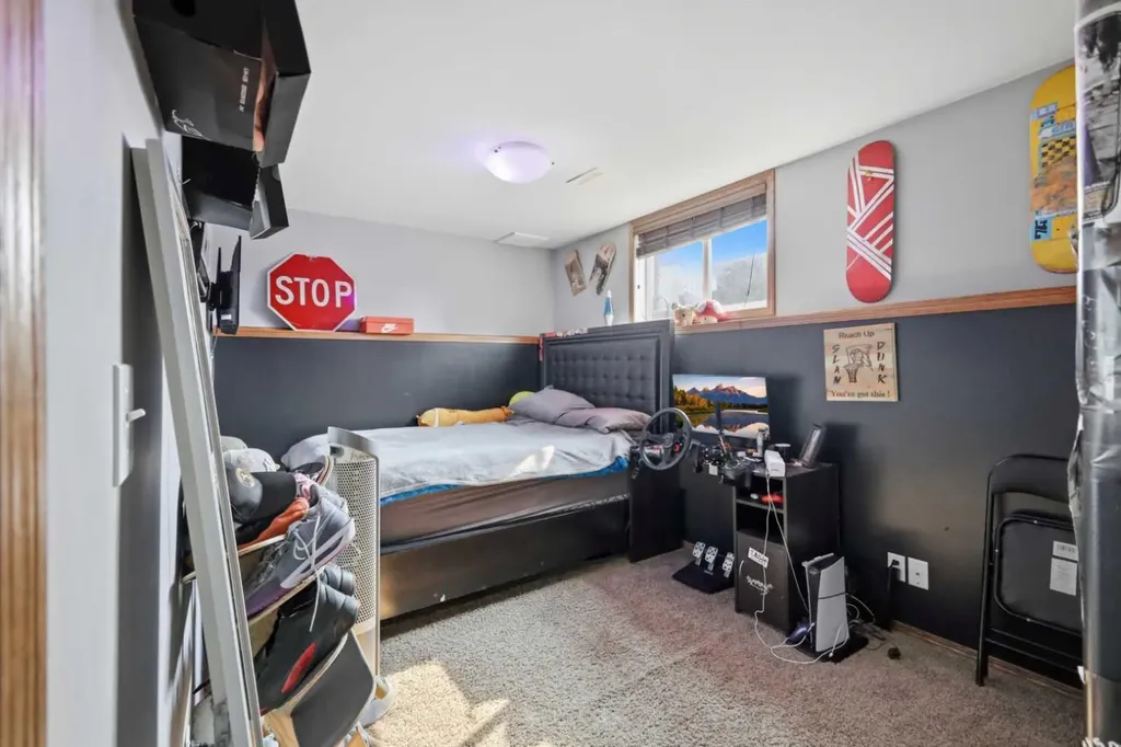 34 Wilkinson Circle Sylvan Lake AB T4S 2N8