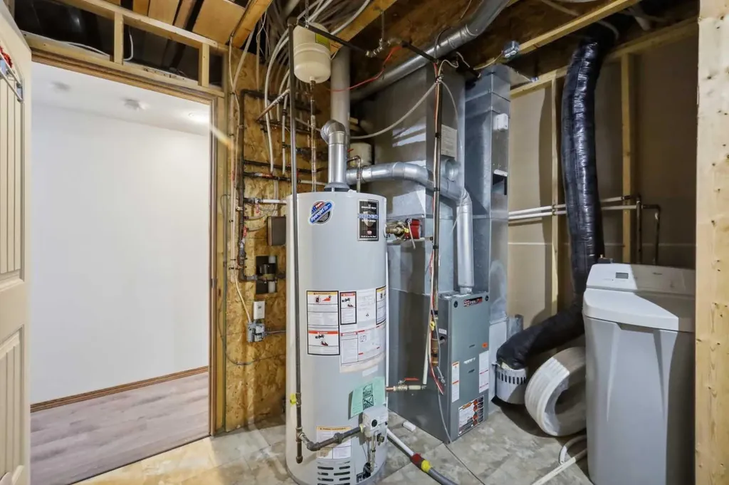 34 Wilkinson Circle Sylvan Lake AB T4S 2N8
