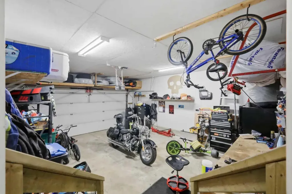 34 Wilkinson Circle Sylvan Lake AB T4S 2N8