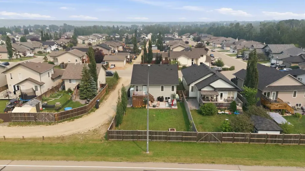 34 Wilkinson Circle Sylvan Lake AB T4S 2N8