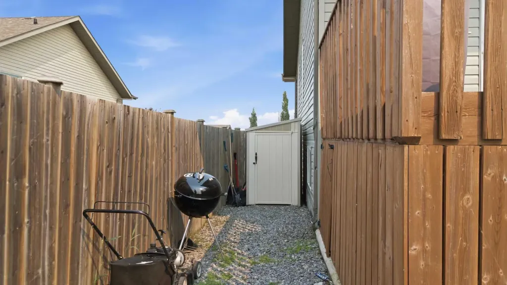 34 Wilkinson Circle Sylvan Lake AB T4S 2N8
