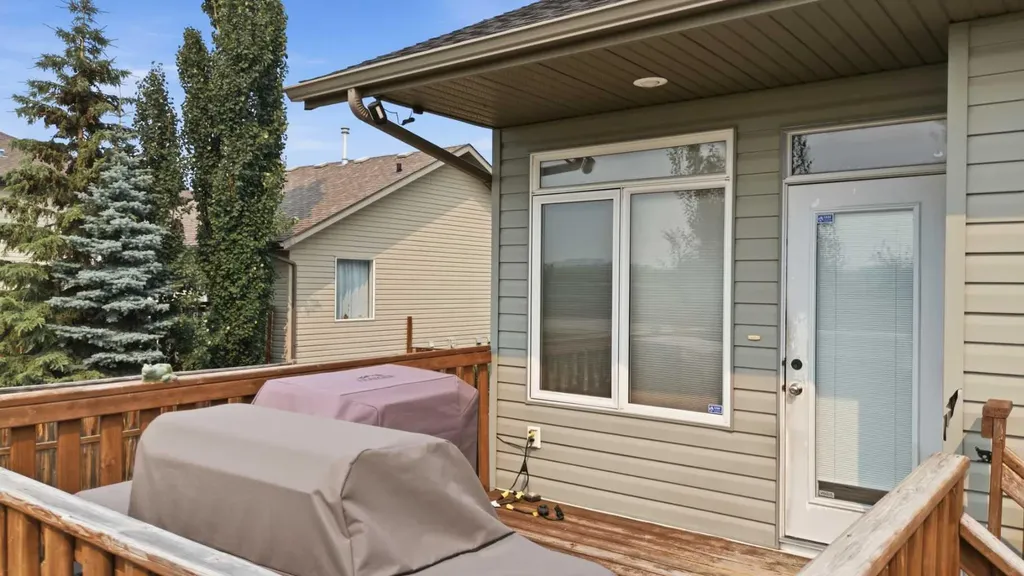 34 Wilkinson Circle Sylvan Lake AB T4S 2N8