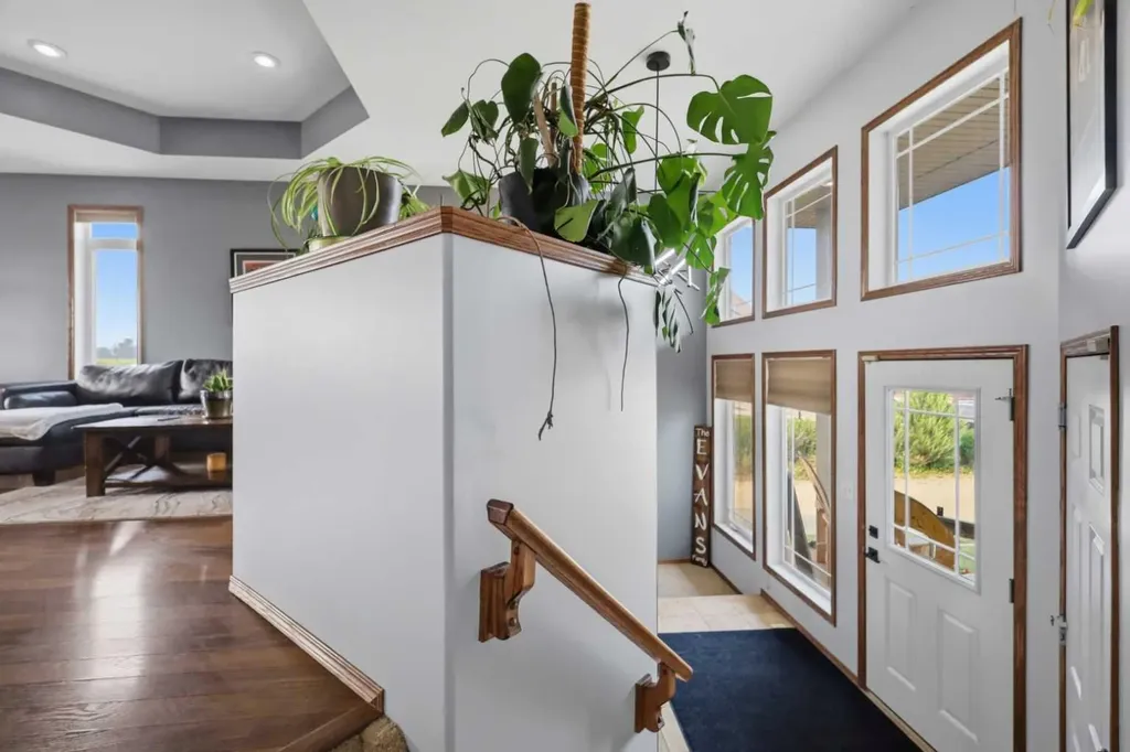 34 Wilkinson Circle Sylvan Lake AB T4S 2N8