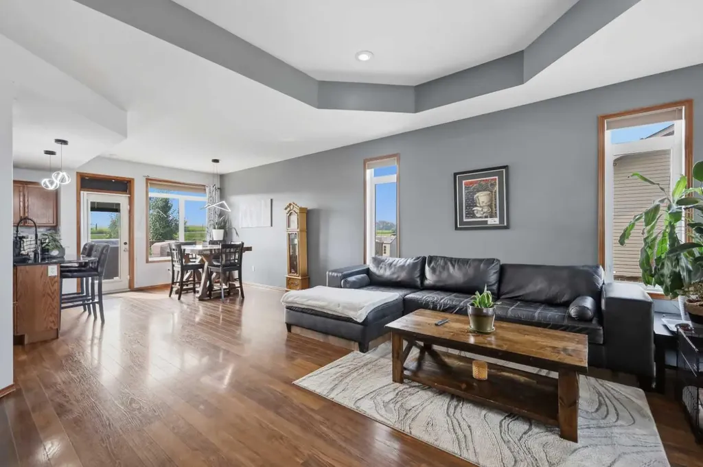 34 Wilkinson Circle Sylvan Lake AB T4S 2N8