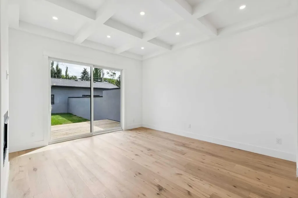 2607 5 Avenue NW Calgary AB T2N 0T7