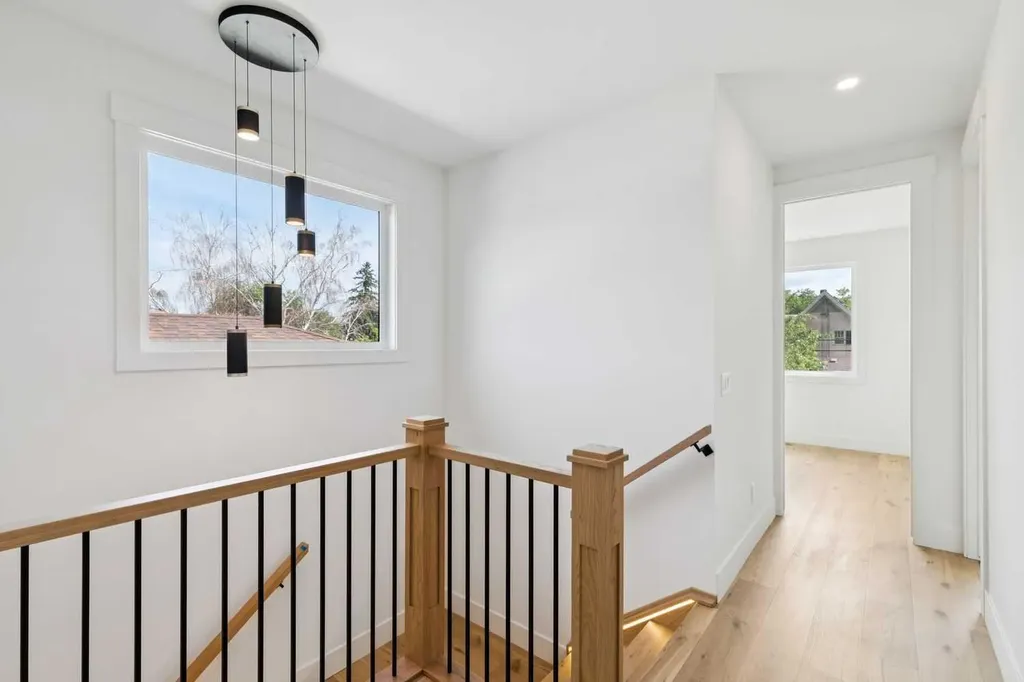 2607 5 Avenue NW Calgary AB T2N 0T7