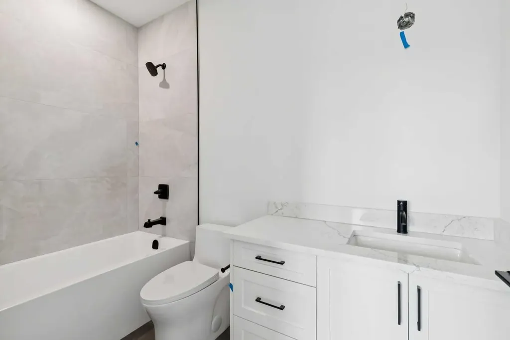 2607 5 Avenue NW Calgary AB T2N 0T7