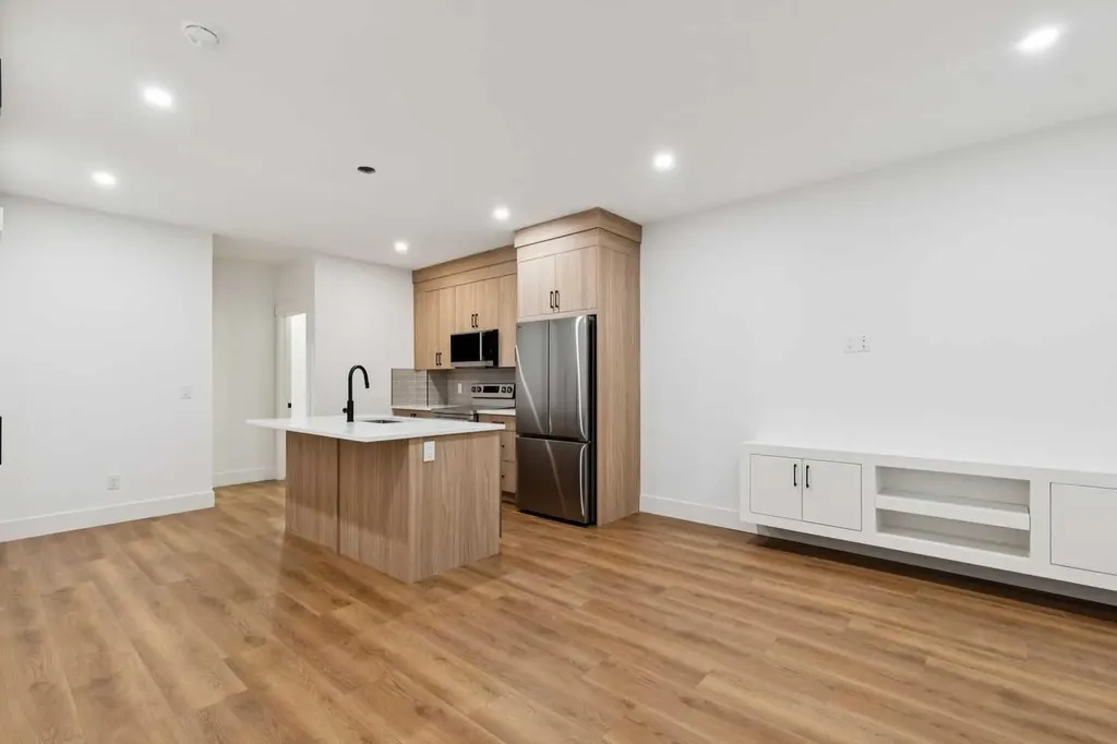 2607 5 Avenue NW Calgary AB T2N 0T7