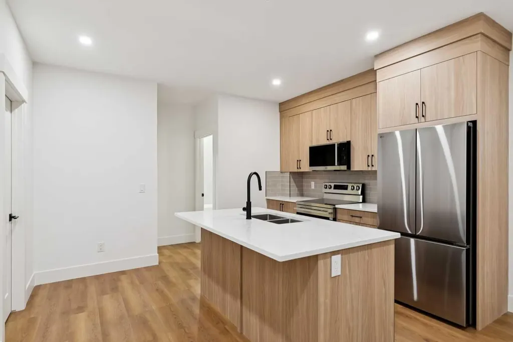 2607 5 Avenue NW Calgary AB T2N 0T7