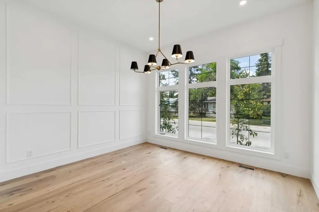 2607 5 Avenue NW Calgary AB T2N 0T7