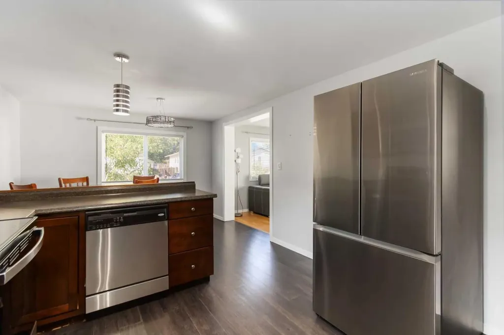 180 Greenbriar Bay Fort Mcmurray AB T9H 3Y4