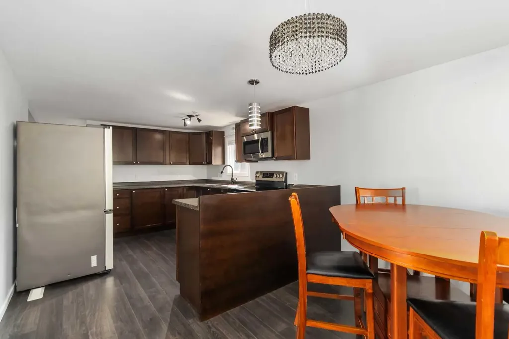 180 Greenbriar Bay Fort Mcmurray AB T9H 3Y4