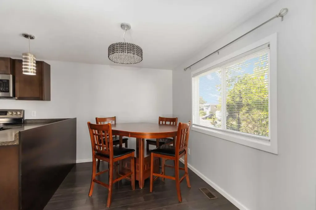 180 Greenbriar Bay Fort Mcmurray AB T9H 3Y4