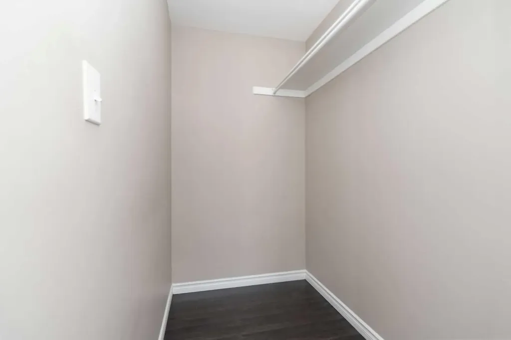 180 Greenbriar Bay Fort Mcmurray AB T9H 3Y4
