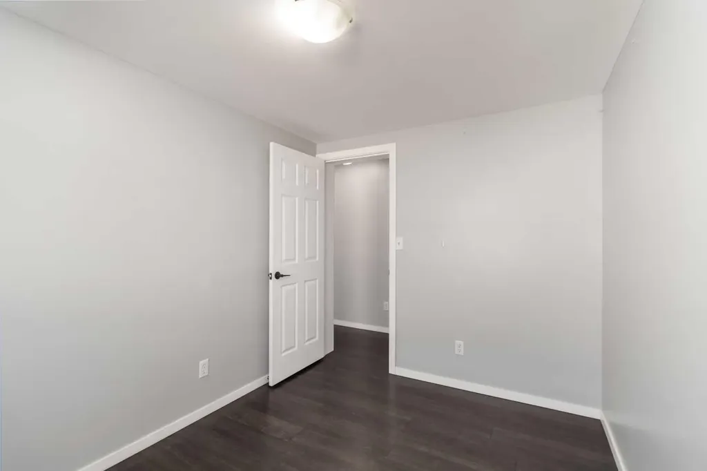 180 Greenbriar Bay Fort Mcmurray AB T9H 3Y4