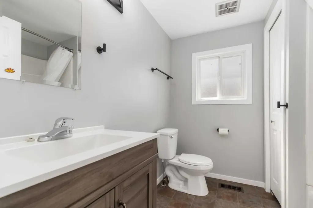 180 Greenbriar Bay Fort Mcmurray AB T9H 3Y4
