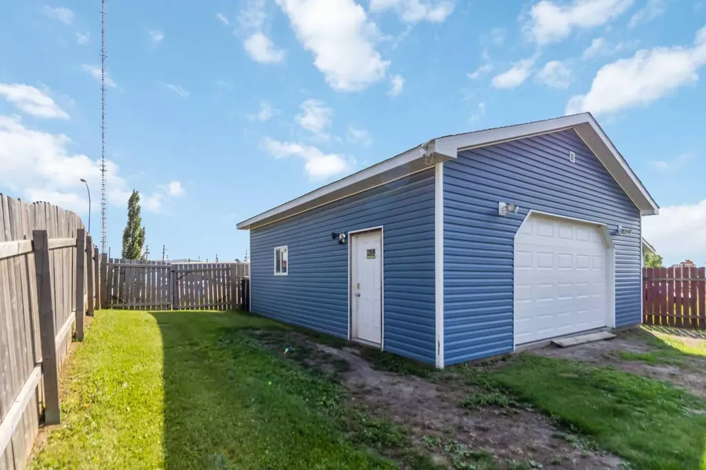 180 Greenbriar Bay Fort Mcmurray AB T9H 3Y4