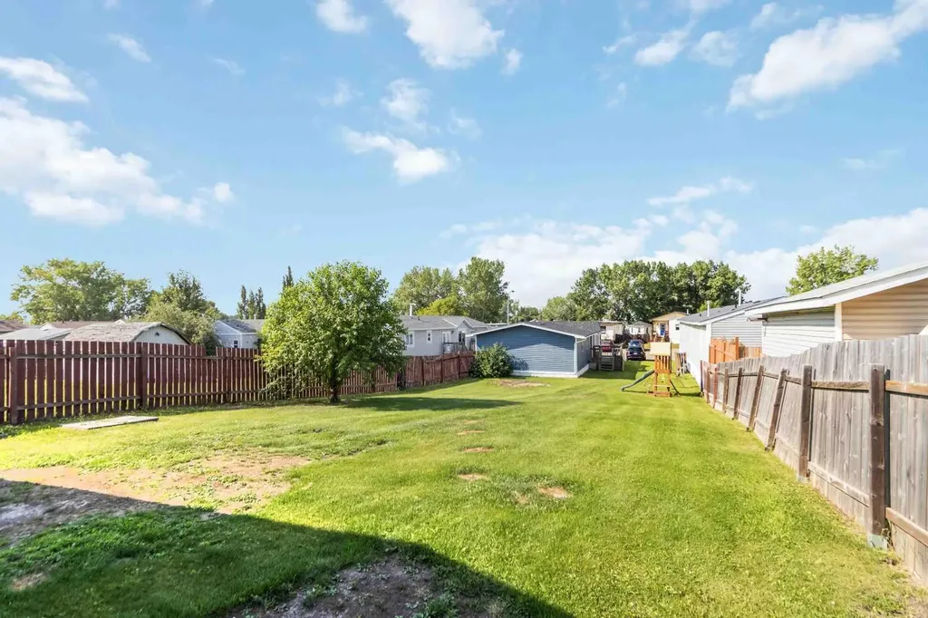 180 Greenbriar Bay Fort Mcmurray AB T9H 3Y4