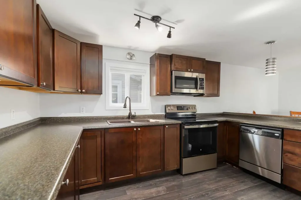 180 Greenbriar Bay Fort Mcmurray AB T9H 3Y4