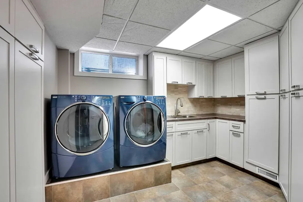 101 Royal Oak Crescent NW Calgary AB T3G 4Y7