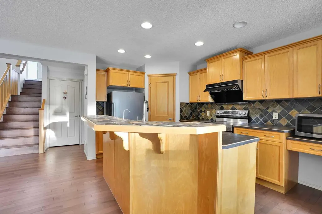 101 Royal Oak Crescent NW Calgary AB T3G 4Y7