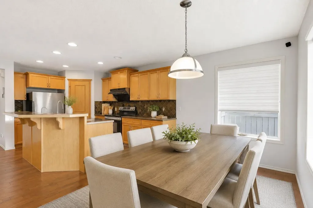 101 Royal Oak Crescent NW Calgary AB T3G 4Y7