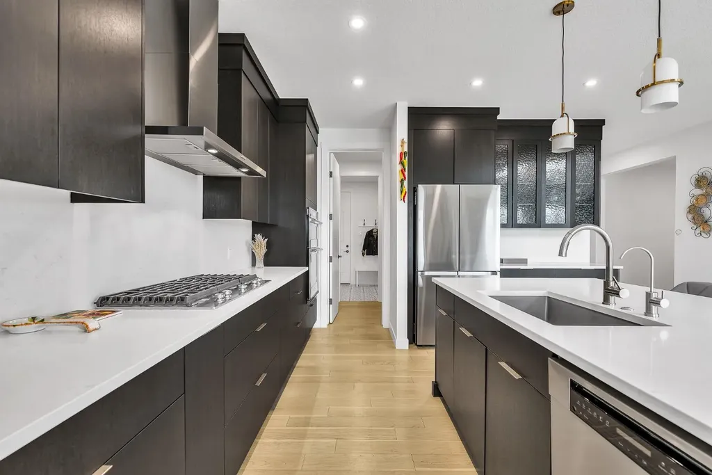 406 Rowley Way NW Calgary AB T3L 0G5