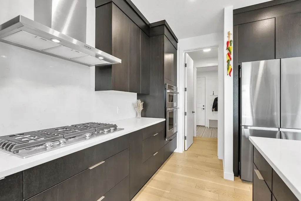 406 Rowley Way NW Calgary AB T3L 0G5