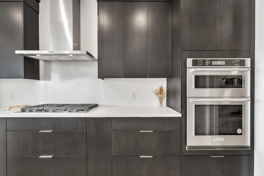 406 Rowley Way NW Calgary AB T3L 0G5