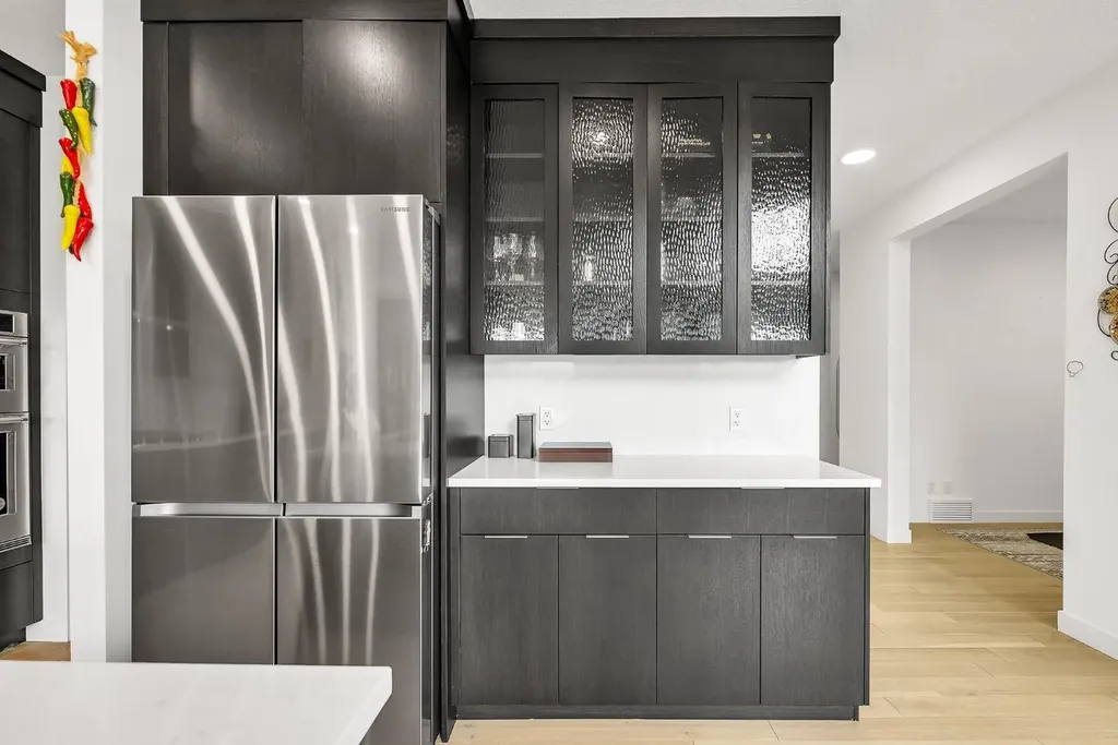 406 Rowley Way NW Calgary AB T3L 0G5
