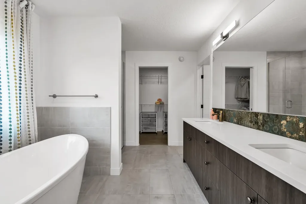 406 Rowley Way NW Calgary AB T3L 0G5