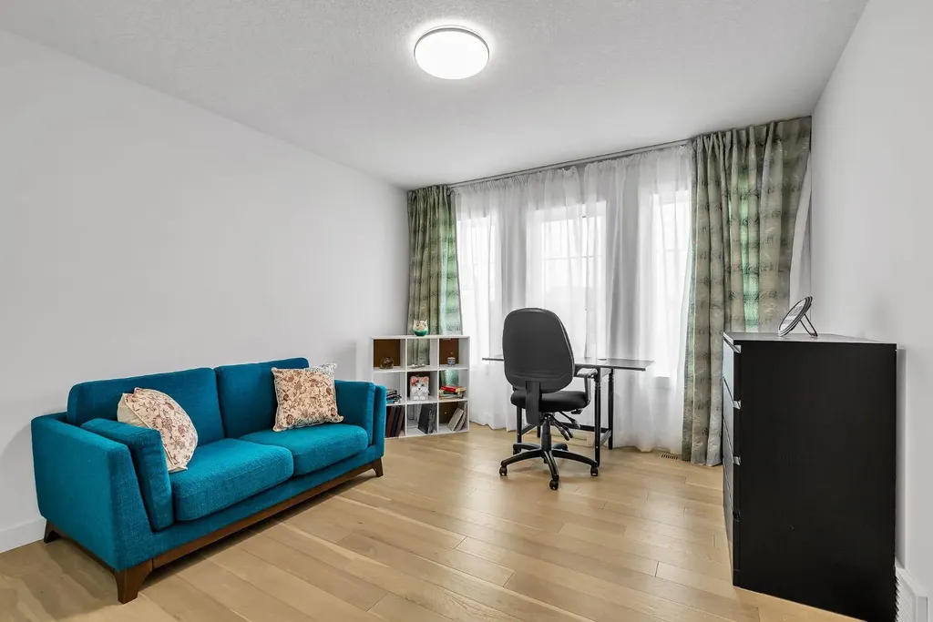 406 Rowley Way NW Calgary AB T3L 0G5