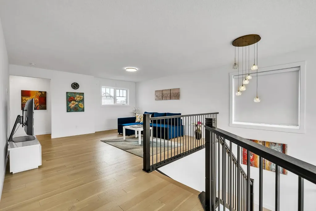 406 Rowley Way NW Calgary AB T3L 0G5