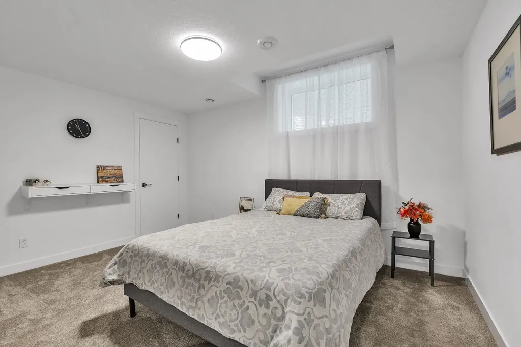 406 Rowley Way NW Calgary AB T3L 0G5