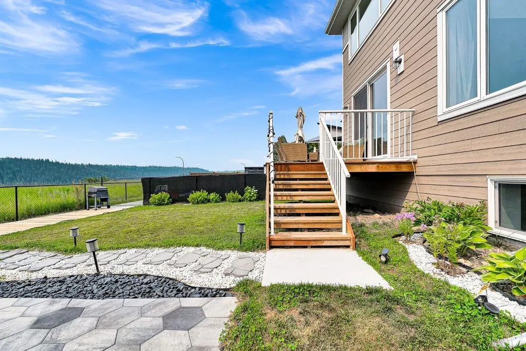 406 Rowley Way NW Calgary AB T3L 0G5