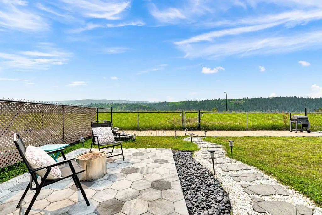 406 Rowley Way NW Calgary AB T3L 0G5