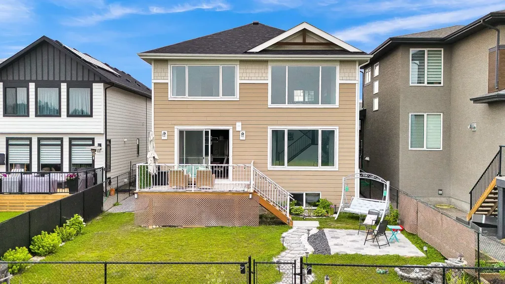 406 Rowley Way NW Calgary AB T3L 0G5