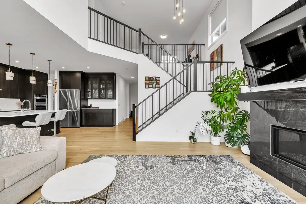 406 Rowley Way NW Calgary AB T3L 0G5