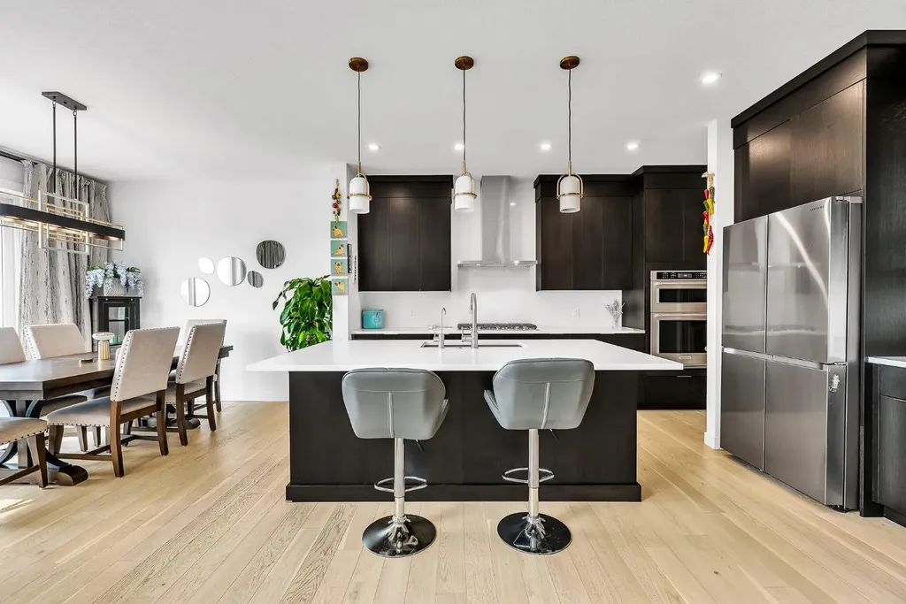 406 Rowley Way NW Calgary AB T3L 0G5