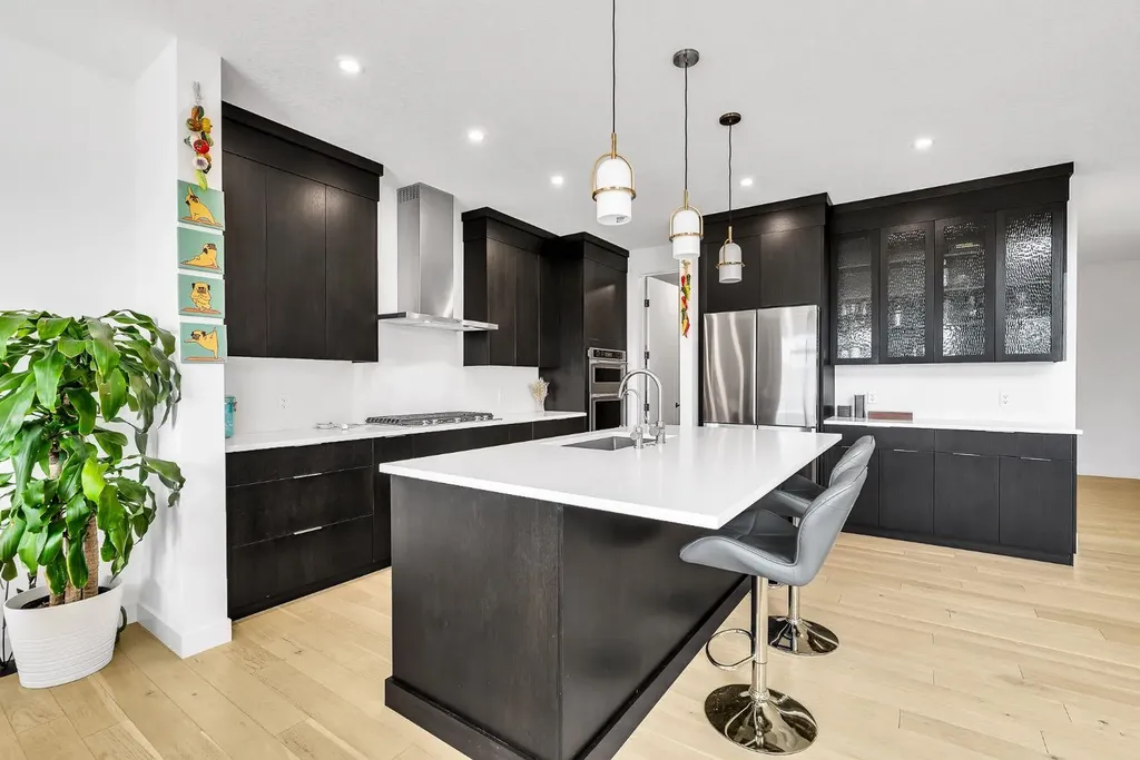 406 Rowley Way NW Calgary AB T3L 0G5