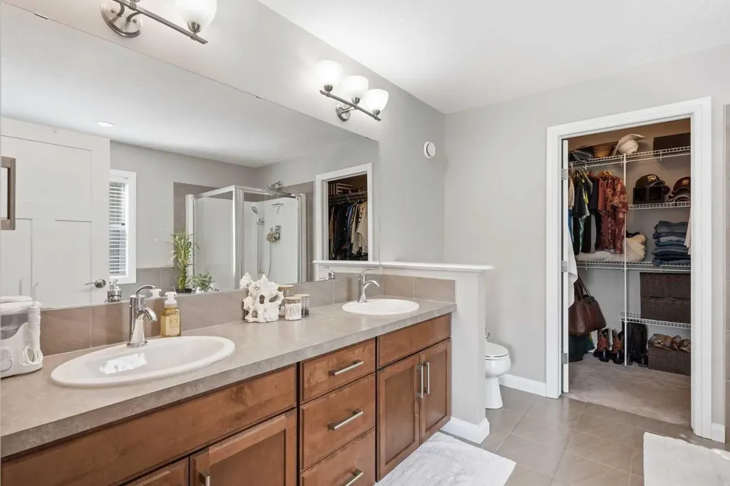 3204 Abbott Crescent SW Edmonton AB T6W 2V3
